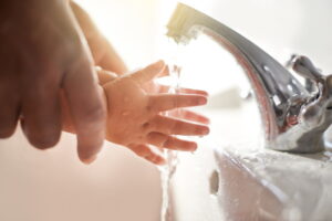 hands-under-sink