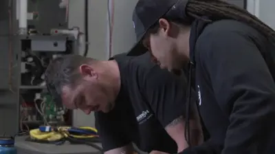 Service and installation class in session. Photo